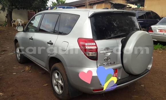 Acheter Occasion Voiture Toyota RAV4 Gris à Conakry, Conakry Acheter Occasion Voiture Toyota RAV4 Gris à Conakry, Conakry