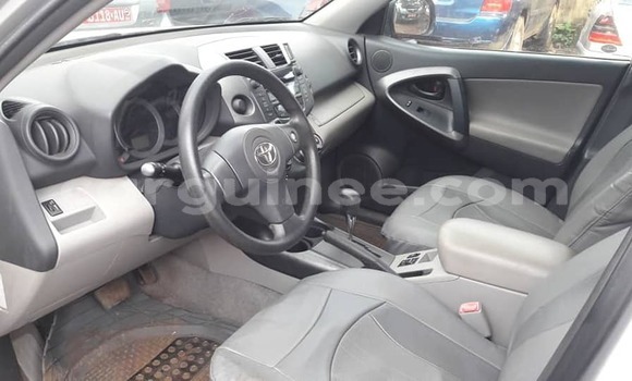 Acheter Occasion Voiture Toyota RAV4 Gris à Conakry, Conakry Acheter Occasion Voiture Toyota RAV4 Gris à Conakry, Conakry
