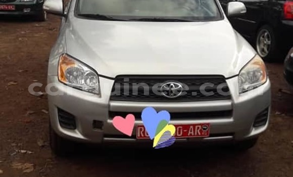 Acheter Occasion Voiture Toyota RAV4 Gris à Conakry, Conakry Acheter Occasion Voiture Toyota RAV4 Gris à Conakry, Conakry