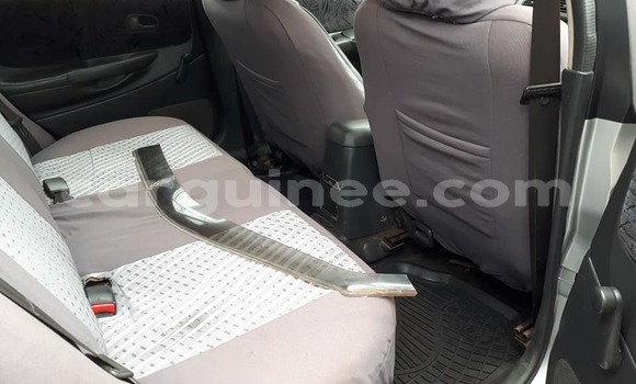 Acheter Occasion Voiture Mazda 323 Gris à Conakry, Conakry Acheter Occasion Voiture Mazda 323 Gris à Conakry, Conakry
