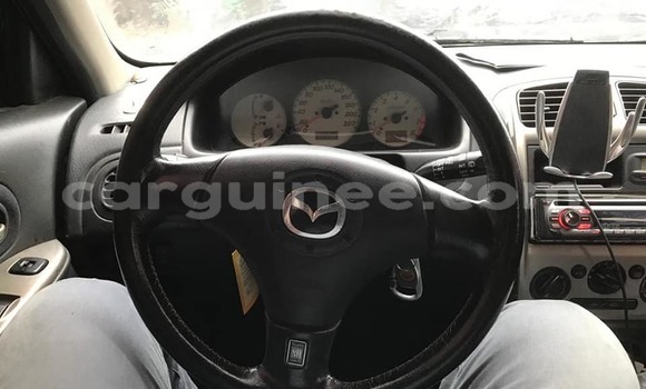 Acheter Occasion Voiture Mazda 323 Bleu à Conakry, Conakry Acheter Occasion Voiture Mazda 323 Bleu à Conakry, Conakry