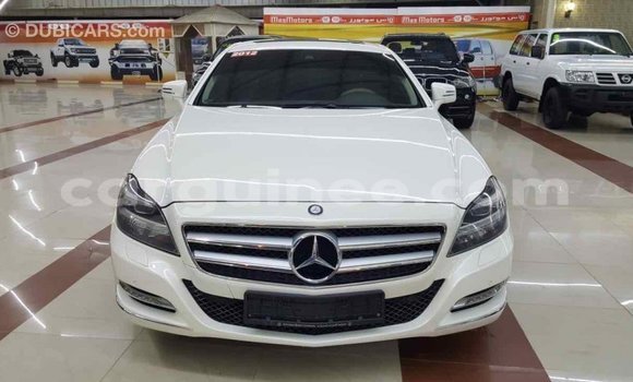 Buy Import Mercedes-Benz 190 (W201) White Car in Import - Dubai in Conakry Buy Import Mercedes-Benz 190 (W201) White Car in Import - Dubai in Conakry