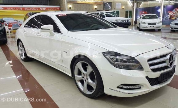 Buy Import Mercedes-Benz 190 (W201) White Car in Import - Dubai in Conakry Buy Import Mercedes-Benz 190 (W201) White Car in Import - Dubai in Conakry