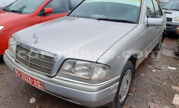 Acheter Occasion Voiture Mercedes-Benz C–Class Gris à Conakry, Conakry Acheter Occasion Voiture Mercedes-Benz C–Class Gris à Conakry, Conakry