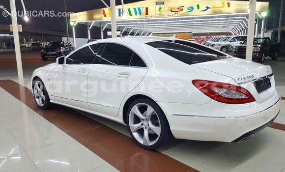 Buy Import Mercedes-Benz 190 (W201) White Car in Import - Dubai in Conakry Buy Import Mercedes-Benz 190 (W201) White Car in Import - Dubai in Conakry