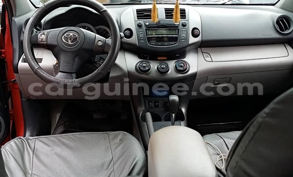 Acheter Occasion Voiture Toyota RAV4 Rouge à Conakry, Conakry Acheter Occasion Voiture Toyota RAV4 Rouge à Conakry, Conakry