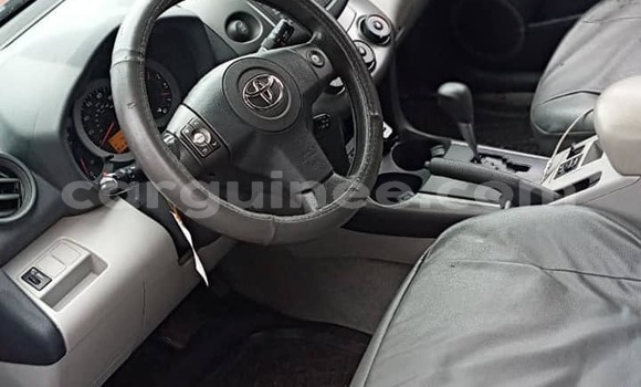 Acheter Occasion Voiture Toyota RAV4 Rouge à Conakry, Conakry Acheter Occasion Voiture Toyota RAV4 Rouge à Conakry, Conakry