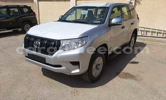 Buy Used Toyota Land Cruiser Prado Silver Car in Conakry in Conakry Buy Used Toyota Land Cruiser Prado Silver Car in Conakry in Conakry