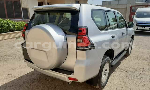 Buy Used Toyota Land Cruiser Prado Silver Car in Conakry in Conakry Buy Used Toyota Land Cruiser Prado Silver Car in Conakry in Conakry