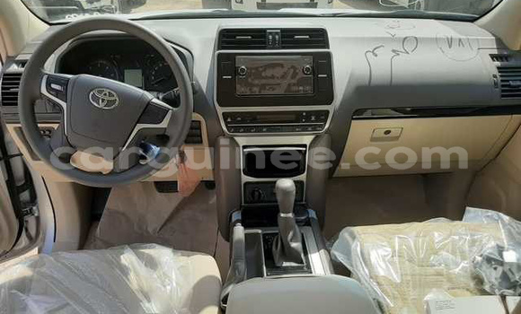 Buy Used Toyota Land Cruiser Prado Silver Car in Conakry in Conakry Buy Used Toyota Land Cruiser Prado Silver Car in Conakry in Conakry
