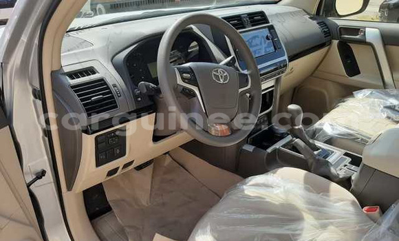 Buy Used Toyota Land Cruiser Prado Silver Car in Conakry in Conakry Buy Used Toyota Land Cruiser Prado Silver Car in Conakry in Conakry