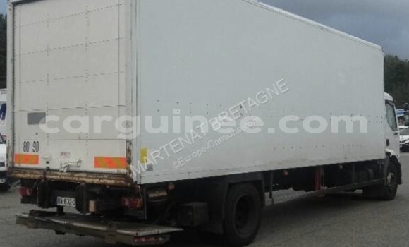 Acheter Occasion Utilitaire Renault Magnum 480 Blanc à Conakry, Conakry Acheter Occasion Utilitaire Renault Magnum 480 Blanc à Conakry, Conakry