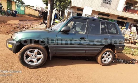 Acheter Occasion Voiture Toyota RAV4 Vert à Conakry, Conakry Acheter Occasion Voiture Toyota RAV4 Vert à Conakry, Conakry