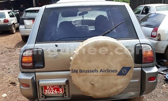 Acheter Occasion Voiture Toyota RAV4 Gris à Conakry, Conakry Acheter Occasion Voiture Toyota RAV4 Gris à Conakry, Conakry