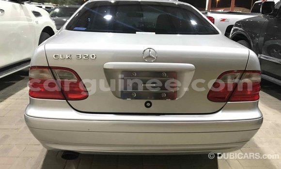 Acheter Import Voiture Mercedes-Benz 190 (W201) Autre à Import - Dubai, Conakry Acheter Import Voiture Mercedes-Benz 190 (W201) Autre à Import - Dubai, Conakry