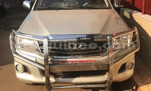 Acheter Occasion Voiture Toyota Hilux Gris à Conakry, Conakry Acheter Occasion Voiture Toyota Hilux Gris à Conakry, Conakry