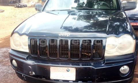 Buy Used Jeep Cherokee Blue Car in Conakry in Conakry Buy Used Jeep Cherokee Blue Car in Conakry in Conakry