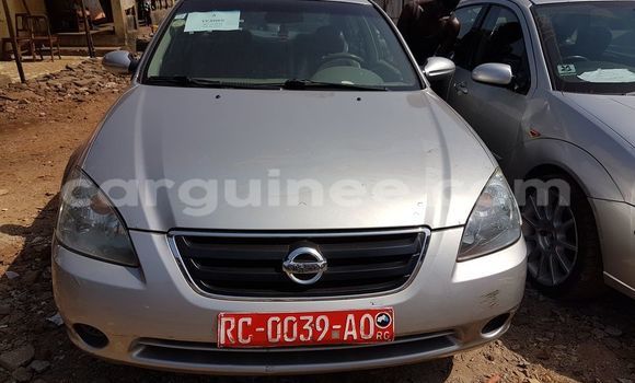Buy Used Nissan Altima Silver Car in Conakry in Conakry