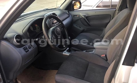 Acheter Occasion Voiture Toyota RAV4 Gris à Conakry, Conakry Acheter Occasion Voiture Toyota RAV4 Gris à Conakry, Conakry