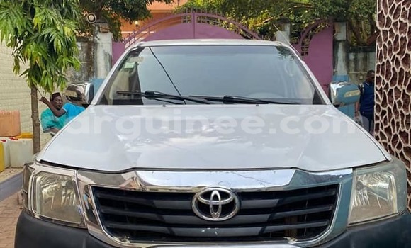 Acheter Occasion Voiture Toyota Hilux Blanc à Conakry, Conakry Acheter Occasion Voiture Toyota Hilux Blanc à Conakry, Conakry