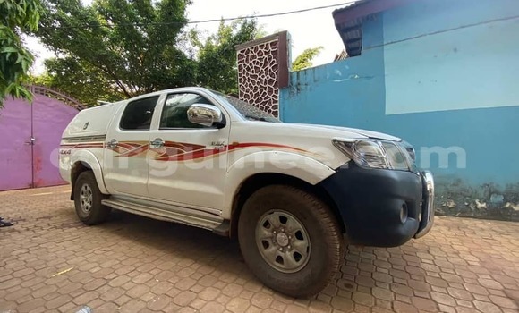 Acheter Occasion Voiture Toyota Hilux Blanc à Conakry, Conakry Acheter Occasion Voiture Toyota Hilux Blanc à Conakry, Conakry