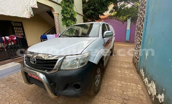 Acheter Occasion Voiture Toyota Hilux Blanc à Conakry, Conakry Acheter Occasion Voiture Toyota Hilux Blanc à Conakry, Conakry