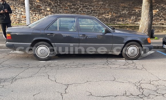 Acheter Occasion Voiture Mercedes-Benz 200 Noir à Kankan, Kankan Acheter Occasion Voiture Mercedes-Benz 200 Noir à Kankan, Kankan