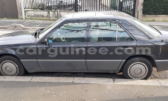 Acheter Occasion Voiture Mercedes-Benz 200 Noir à Kankan, Kankan Acheter Occasion Voiture Mercedes-Benz 200 Noir à Kankan, Kankan