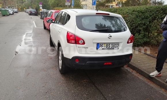 Buy Used Nissan Qashqai White Car in Conakry in Conakry Buy Used Nissan Qashqai White Car in Conakry in Conakry