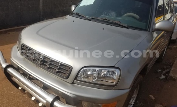 Acheter Occasion Voiture Toyota RAV4 Gris à Conakry, Conakry Acheter Occasion Voiture Toyota RAV4 Gris à Conakry, Conakry