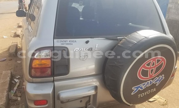Acheter Occasion Voiture Toyota RAV4 Gris à Conakry, Conakry Acheter Occasion Voiture Toyota RAV4 Gris à Conakry, Conakry
