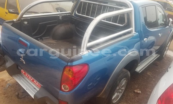Buy Used Mitsubishi L200 Blue Car in Conakry in Conakry Buy Used Mitsubishi L200 Blue Car in Conakry in Conakry