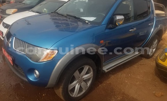 Buy Used Mitsubishi L200 Blue Car in Conakry in Conakry Buy Used Mitsubishi L200 Blue Car in Conakry in Conakry