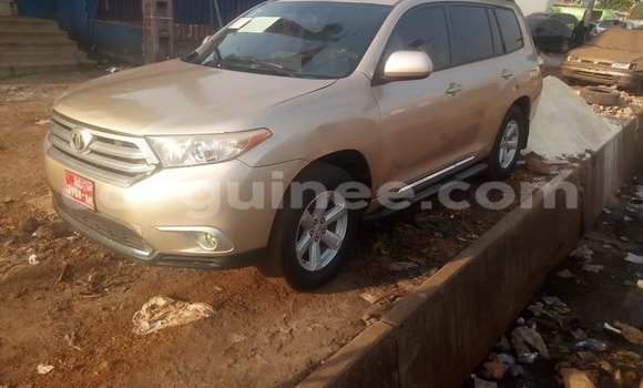 Acheter Occasion Voiture Toyota Highlander Marron à Conakry, Conakry