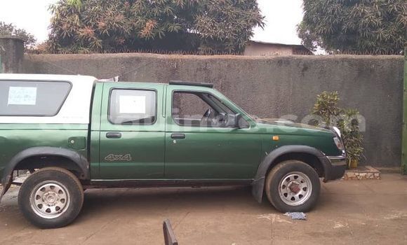 Buy Used Nissan Navara Green Car in Conakry in Conakry