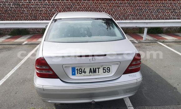 Acheter Occasion Voiture Mercedes-Benz C–Class Gris à Conakry, Conakry Acheter Occasion Voiture Mercedes-Benz C–Class Gris à Conakry, Conakry