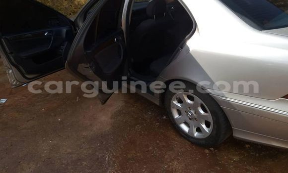 Acheter Occasion Voiture Mercedes-Benz C–Class Gris à Conakry, Conakry Acheter Occasion Voiture Mercedes-Benz C–Class Gris à Conakry, Conakry