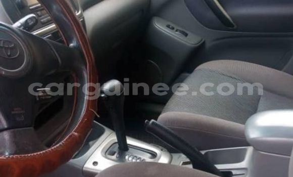 Acheter Occasion Voiture Toyota RAV4 Rouge à Conakry, Conakry Acheter Occasion Voiture Toyota RAV4 Rouge à Conakry, Conakry