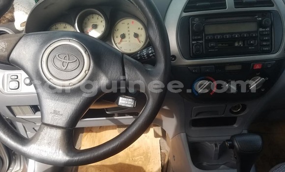 Acheter Occasion Voiture Toyota RAV4 Gris à Conakry, Conakry Acheter Occasion Voiture Toyota RAV4 Gris à Conakry, Conakry