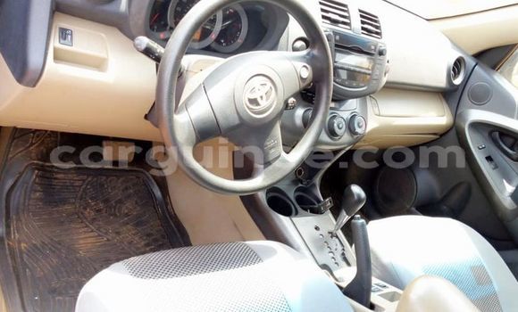 Acheter Occasion Voiture Toyota RAV4 Bleu à Conakry, Conakry Acheter Occasion Voiture Toyota RAV4 Bleu à Conakry, Conakry