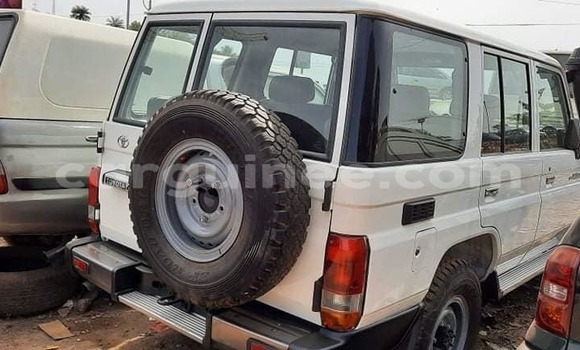 Acheter Occasion Voiture Toyota Land Cruiser Blanc à Conakry, Conakry Acheter Occasion Voiture Toyota Land Cruiser Blanc à Conakry, Conakry