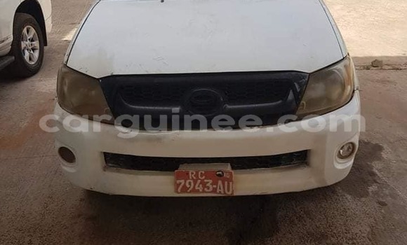 Acheter Occasion Voiture Toyota Hilux Blanc à Conakry, Conakry Acheter Occasion Voiture Toyota Hilux Blanc à Conakry, Conakry