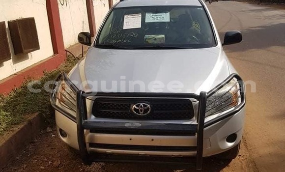 Acheter Occasion Voiture Toyota RAV4 Gris à Conakry, Conakry Acheter Occasion Voiture Toyota RAV4 Gris à Conakry, Conakry