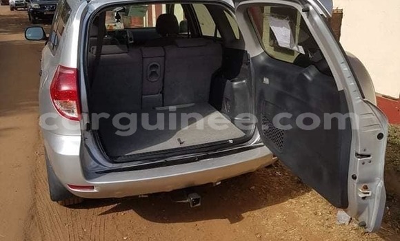 Acheter Occasion Voiture Toyota RAV4 Gris à Conakry, Conakry Acheter Occasion Voiture Toyota RAV4 Gris à Conakry, Conakry