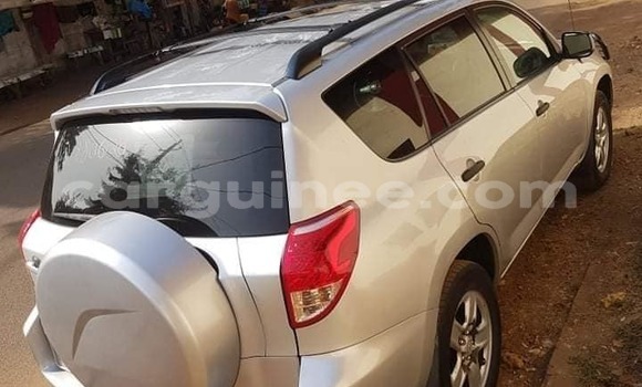 Acheter Occasion Voiture Toyota RAV4 Gris à Conakry, Conakry Acheter Occasion Voiture Toyota RAV4 Gris à Conakry, Conakry