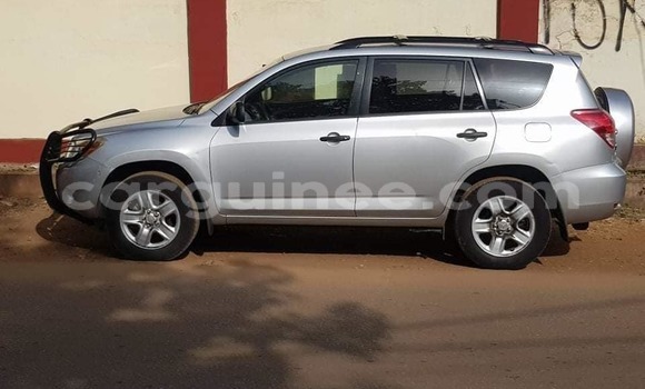 Acheter Occasion Voiture Toyota RAV4 Gris à Conakry, Conakry Acheter Occasion Voiture Toyota RAV4 Gris à Conakry, Conakry