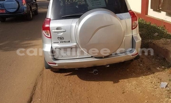 Acheter Occasion Voiture Toyota RAV4 Gris à Conakry, Conakry Acheter Occasion Voiture Toyota RAV4 Gris à Conakry, Conakry