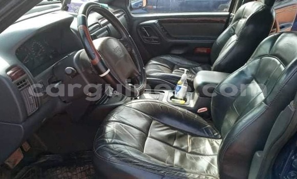 Acheter Occasion Voiture Jeep Cherokee Bleu à Conakry, Conakry Acheter Occasion Voiture Jeep Cherokee Bleu à Conakry, Conakry