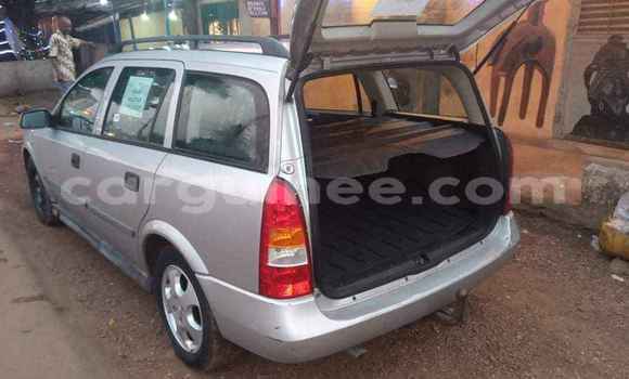 Acheter Occasion Voiture Opel Astra Gris à Conakry, Conakry Acheter Occasion Voiture Opel Astra Gris à Conakry, Conakry