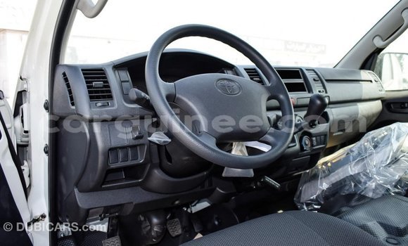Buy Import Toyota Hiace White Car in Import - Dubai in Conakry Buy Import Toyota Hiace White Car in Import - Dubai in Conakry
